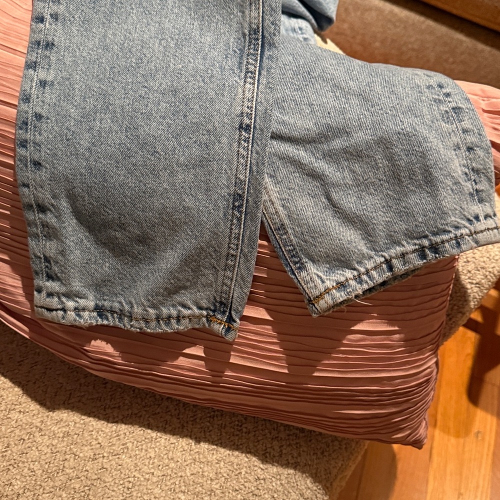 Women’s Size 25 Low-Rise Straight Leg Jeans. - Picture 4 of 6